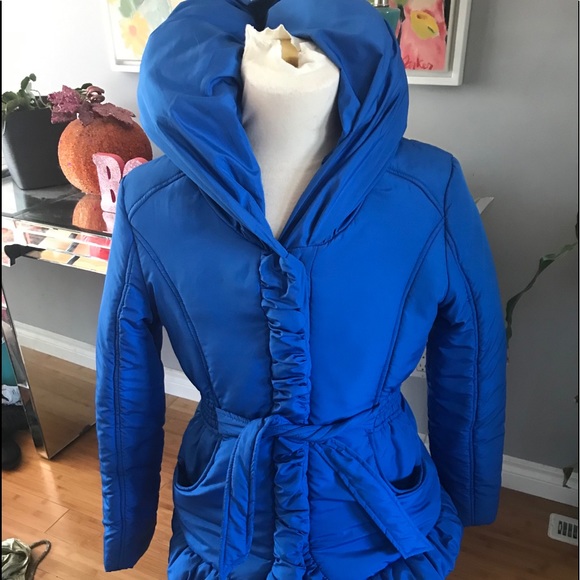 Beautiful blue “puff” jacket never worn - Picture 2 of 3